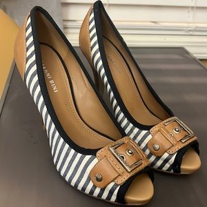 Gianni Bini Peep Toe